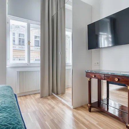 J3 Apartment Prague