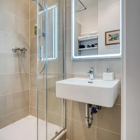 J3 Apartment