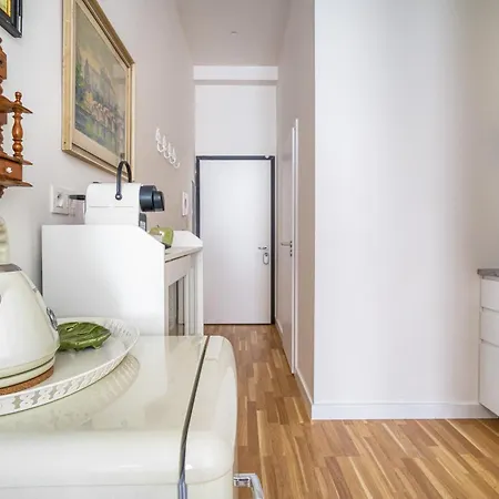 Apartment J3 *